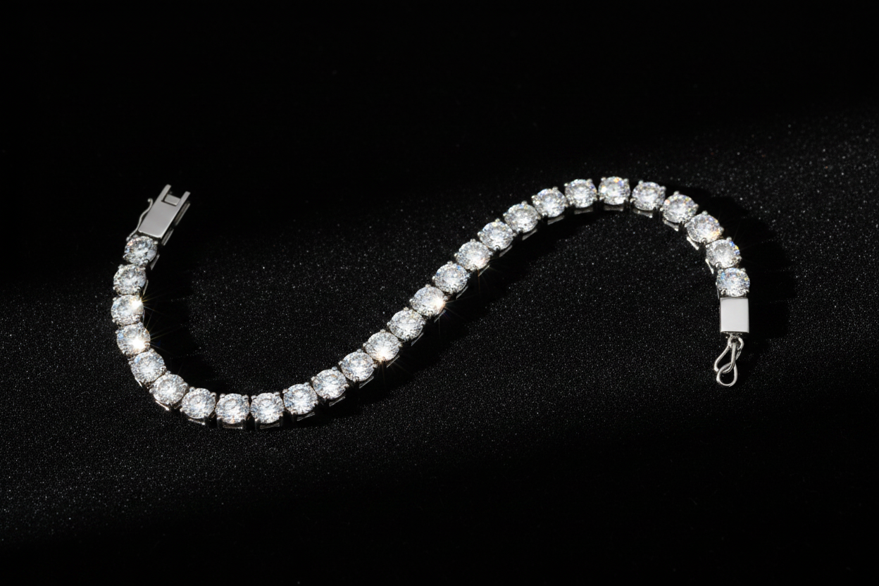 0.25ct Diamond Tennis Bracelet in 18ct White Gold — Editorial
