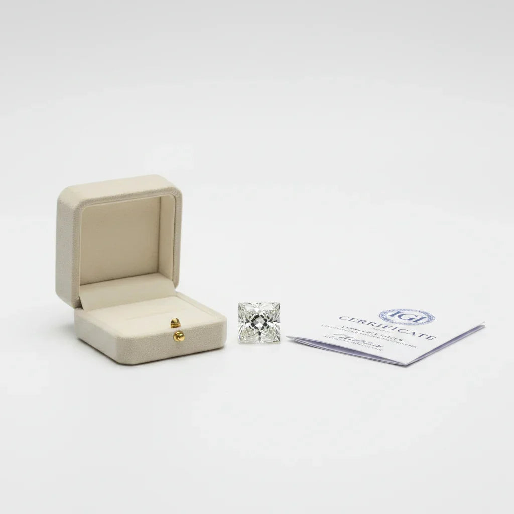 Certified loose princess cut diamond with IGI certificate and velvet box, ideal for bespoke engagement rings