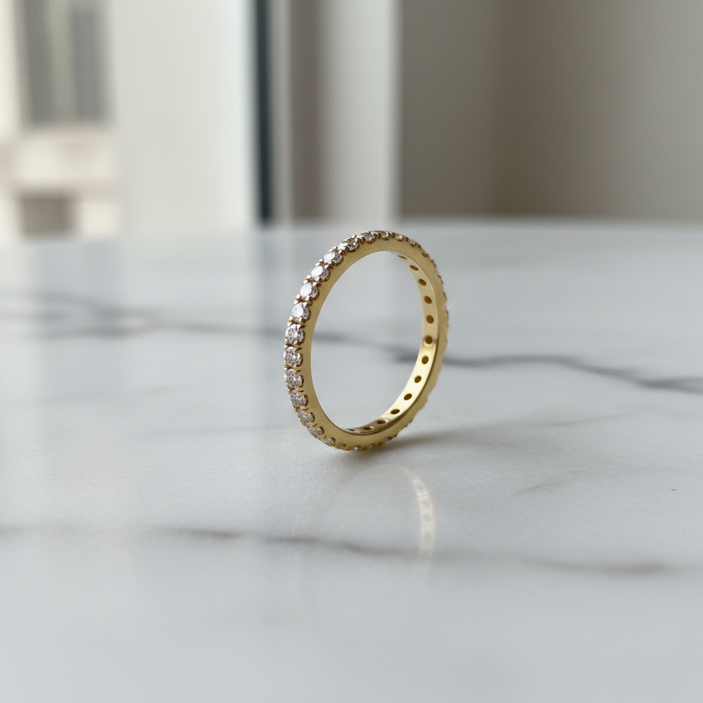 Shoreditch Slim Stackable Pavé Ring – 45° Marble View
