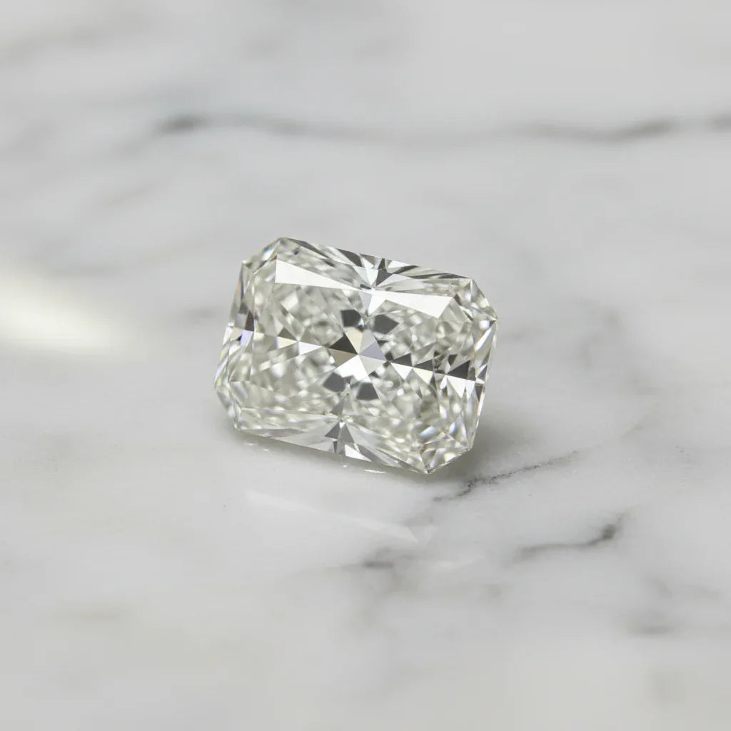 Stellar Radiant Cut Diamond – 45° Marble View